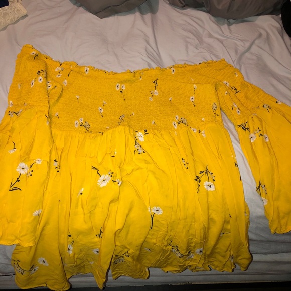 Off the shoulder, corseted peasant shirt - Picture 2 of 3